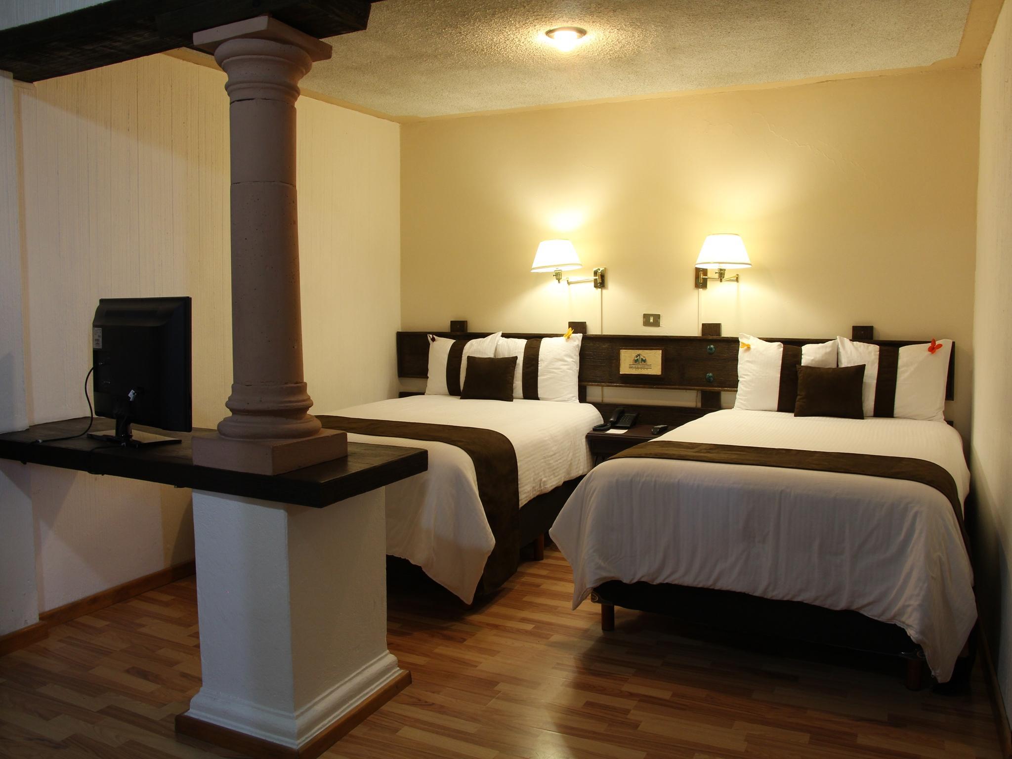 Mision Plaza De Convenciones Hotel 4*